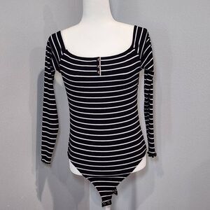 Popular21 Top Bodysuit Women's XL white stripes on black, long sleeve